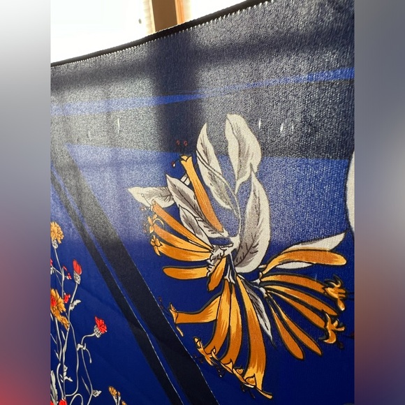 💐🟦Sunkyung Sa Silk Scarf | Yellow/Orange Bouquets | 29" Square | Vtg Japanese - Picture 4 of 17